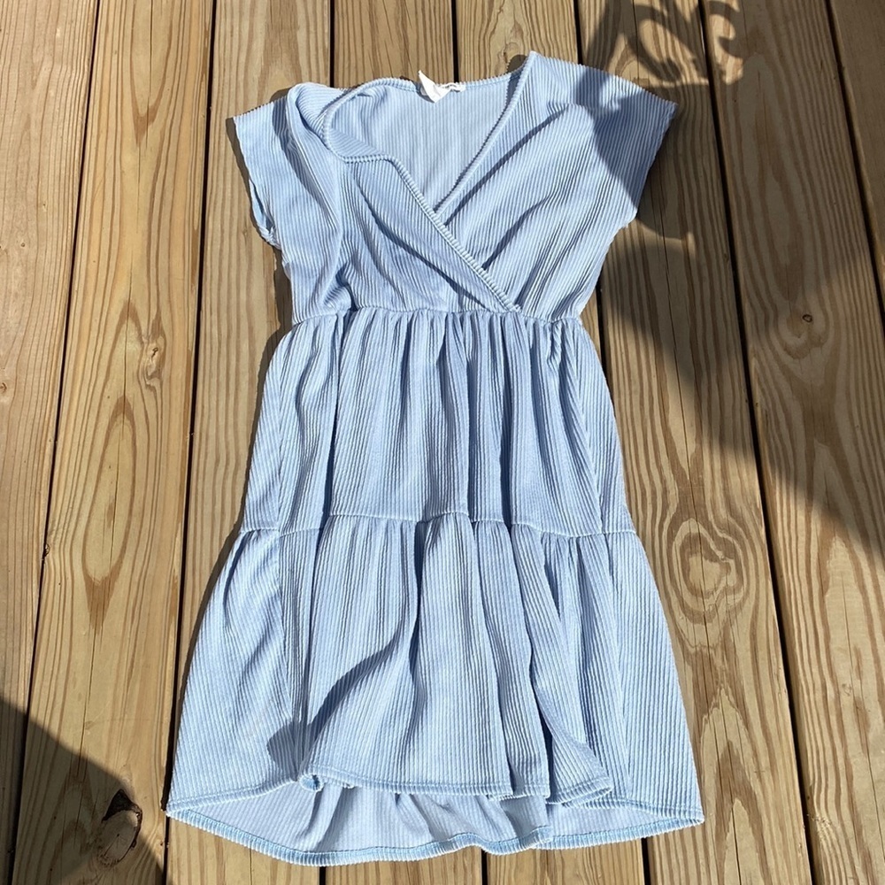 🍍CAUTION TO THE WIND DRESS🍍SZ L
H6